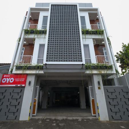 OYO 90023 Damar Kusumo Guest House Maguwo Exterior foto