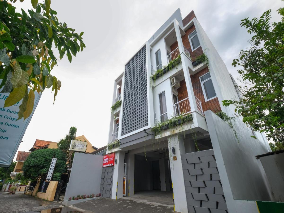 OYO 90023 Damar Kusumo Guest House Maguwo Exterior foto