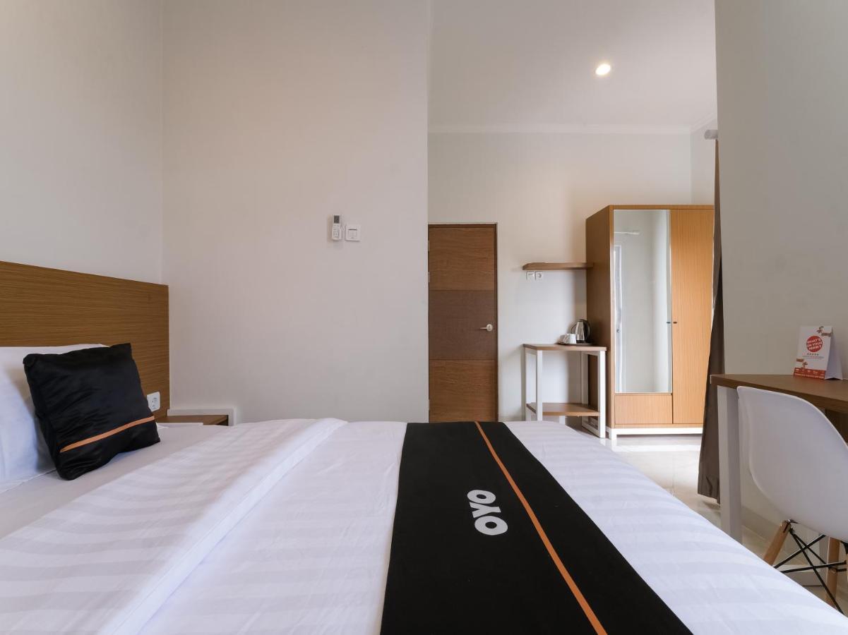 OYO 90023 Damar Kusumo Guest House Maguwo Exterior foto