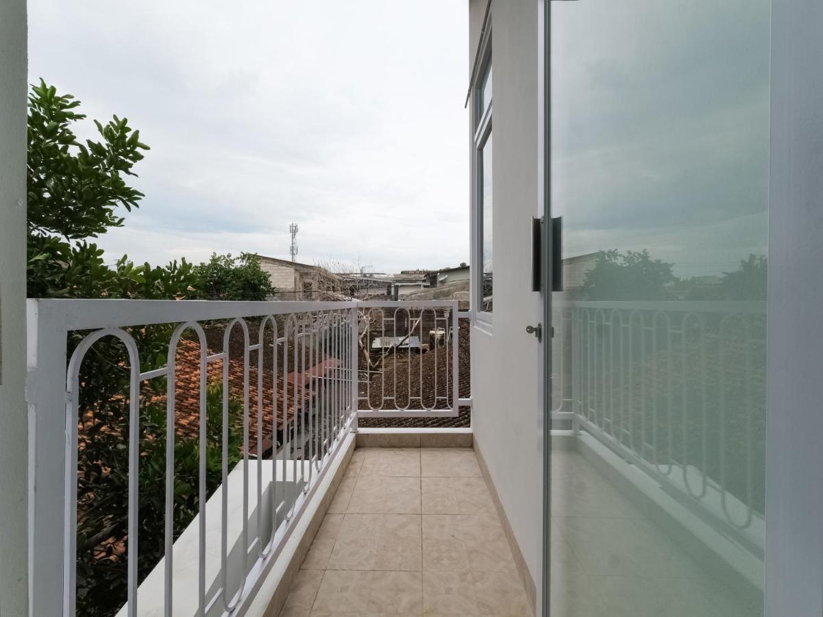 OYO 90023 Damar Kusumo Guest House Maguwo Exterior foto