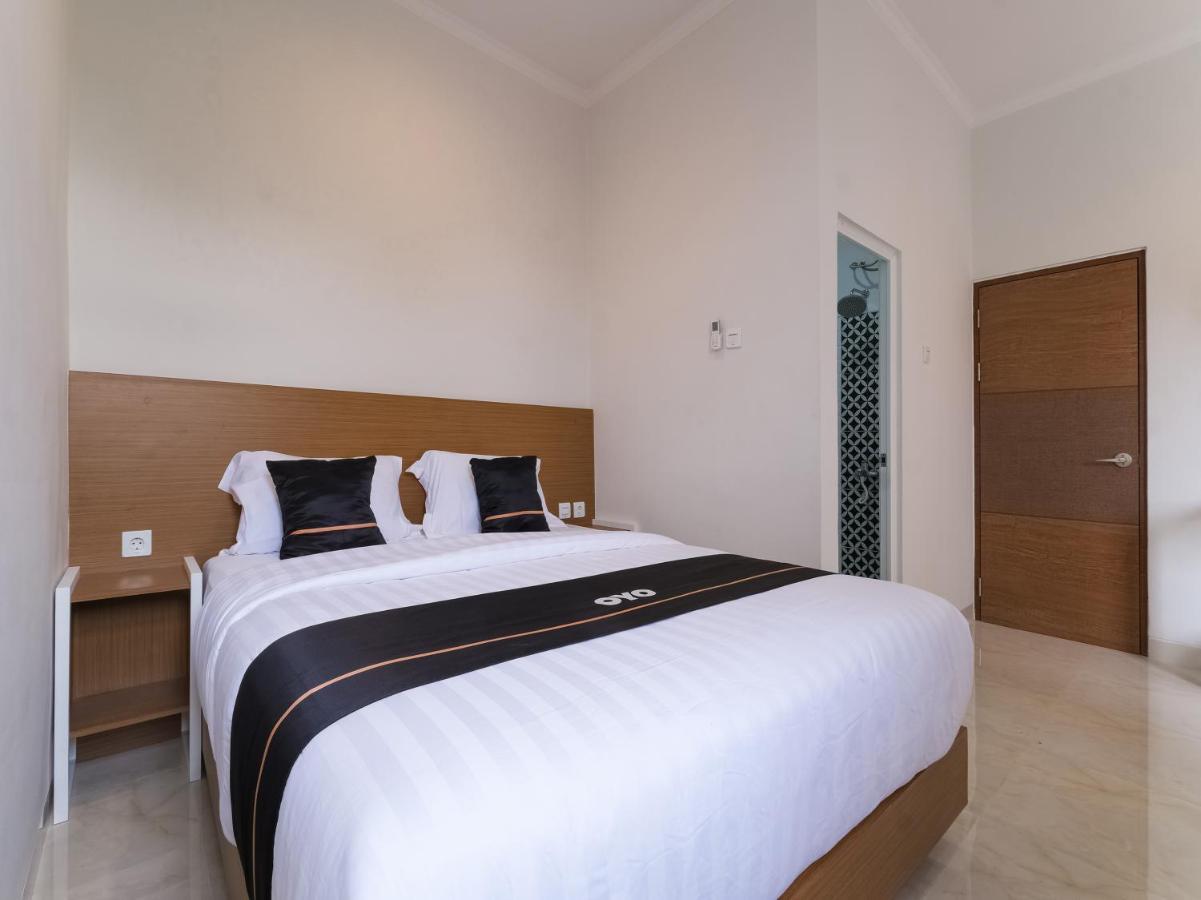 OYO 90023 Damar Kusumo Guest House Maguwo Exterior foto
